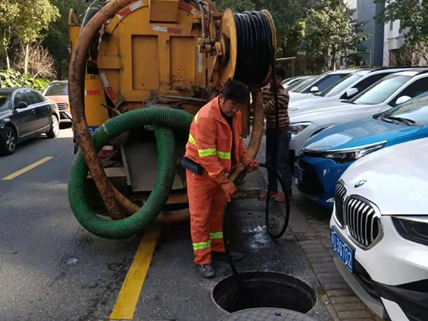 积石山排污管道清淤