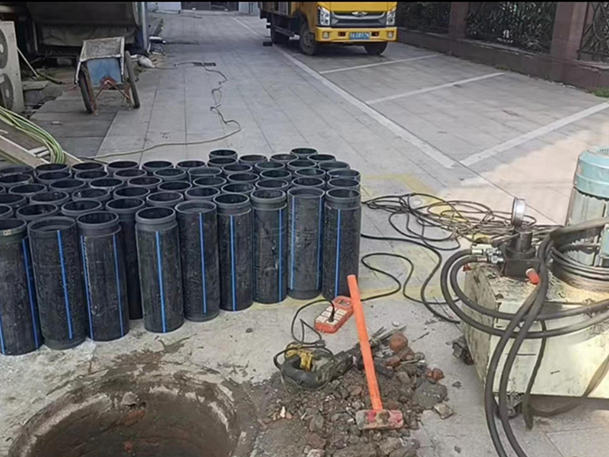 积石山PE置换管厂家 DN315置换管 非开挖管短管置换